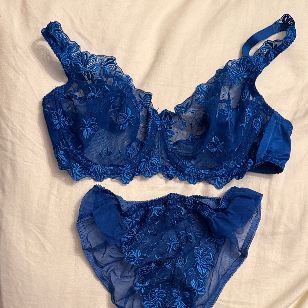 Wacoal Royal Blue Lace Bra Set